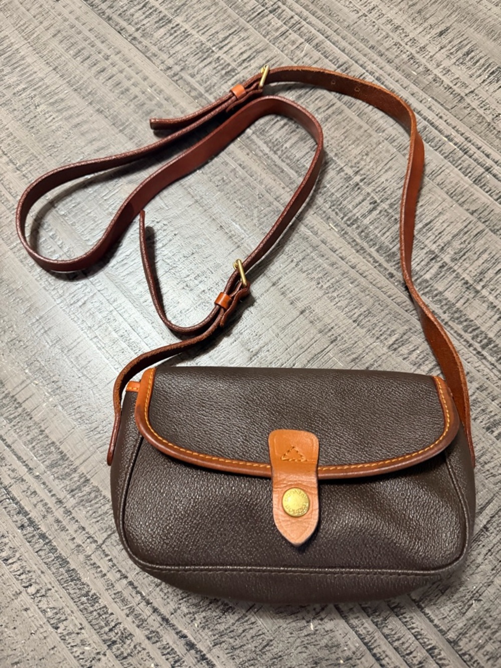 Vtg. Dooney & Bourke Brown Crossbody with Tan Trim and Strap
